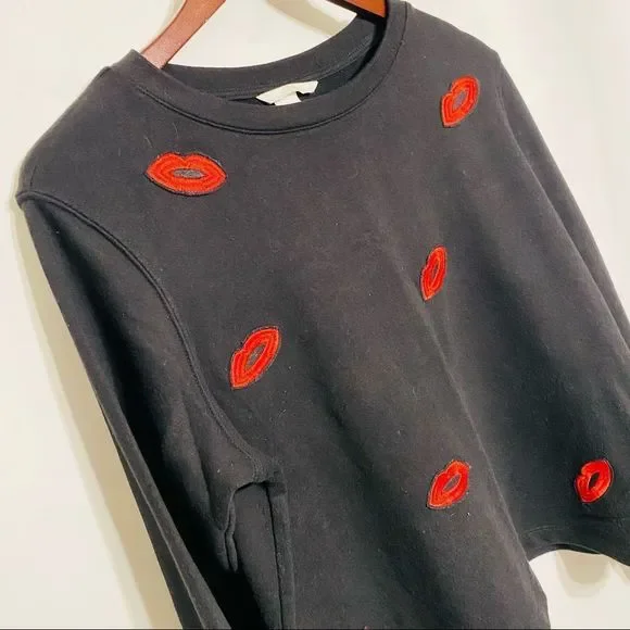 H&M Womens Lips Crewneck Sweater Size Medium - Picture 2 of 5